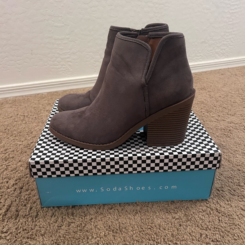 Soda Women's Ankle Booties